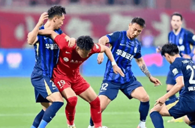 kaiyun-十人作战2-1登顶！重庆铜梁龙5轮11分，这升班马把中超打懵了